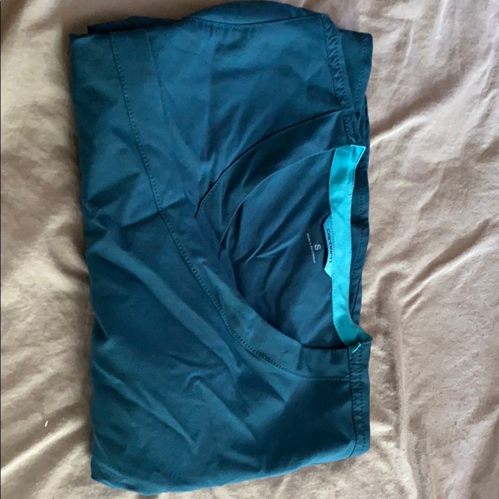 Carhartt scrub top